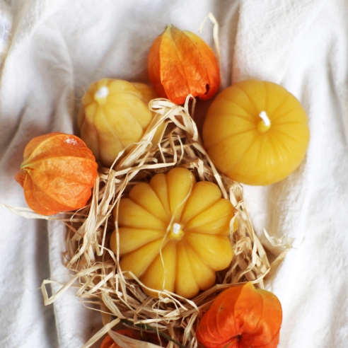 Natural Beeswax Ornamental Candle - Pumpkin wavy
